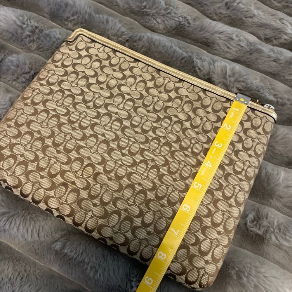 Coach IPAD case - Picture 5 of 9